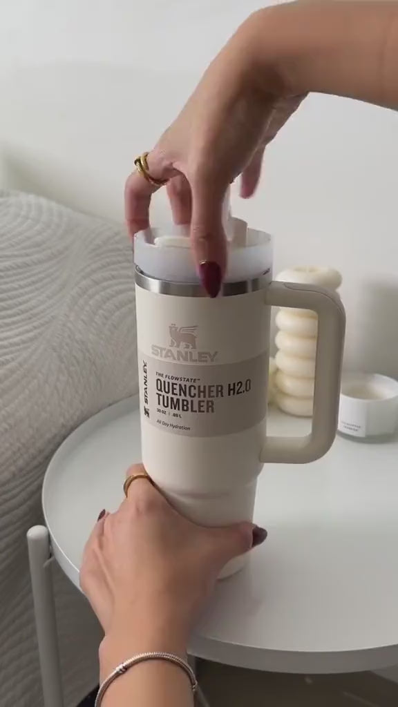 Termo Stanley 30 oz (887 ml) con Protección Térmica de Alto Rendimiento